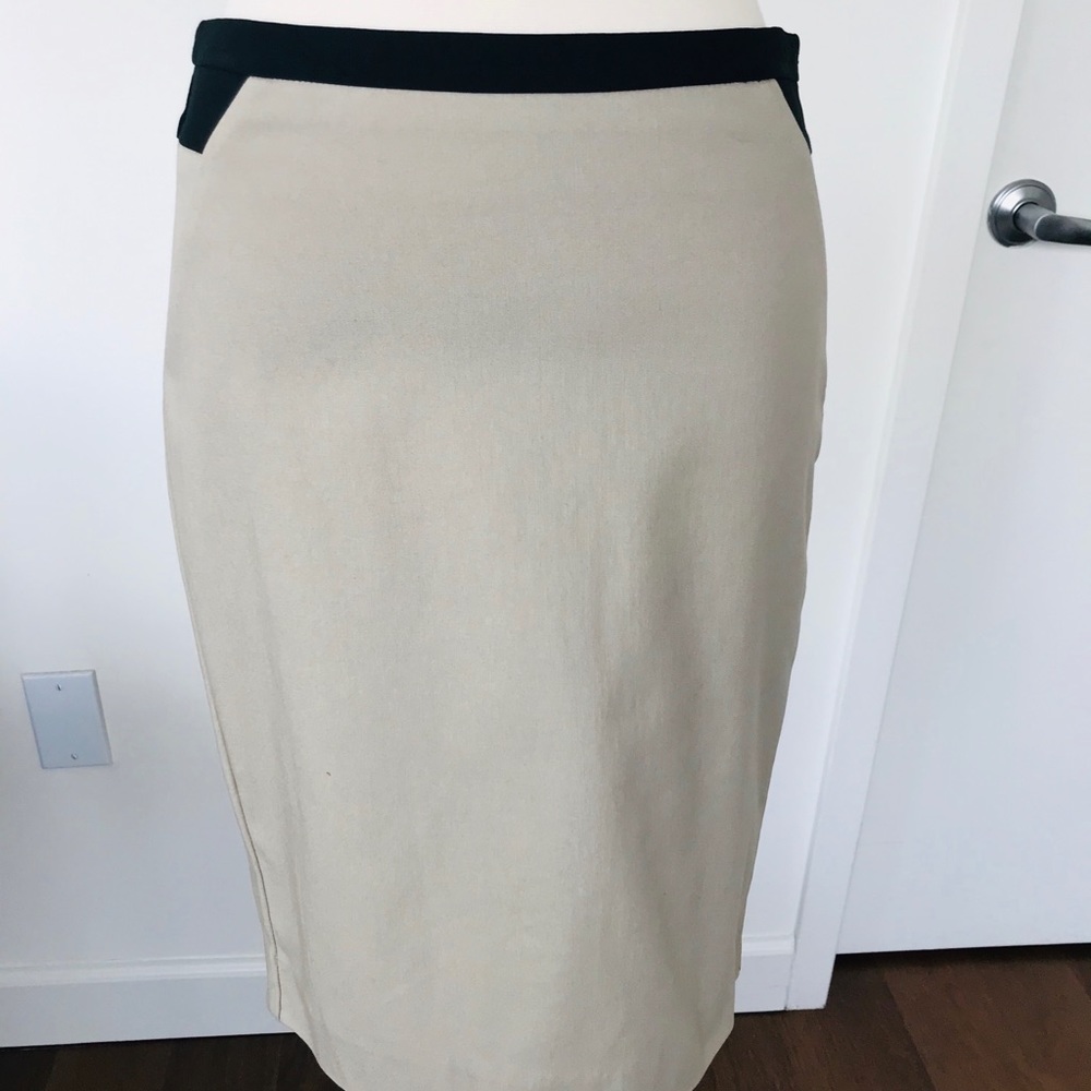 THE LIMITED. Exact Stretch Tan/Black Pencil Skirt